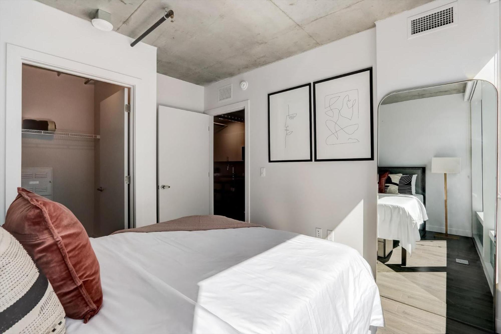 Aparthotel Modern Downtown Apartments At Kenect Phoenix