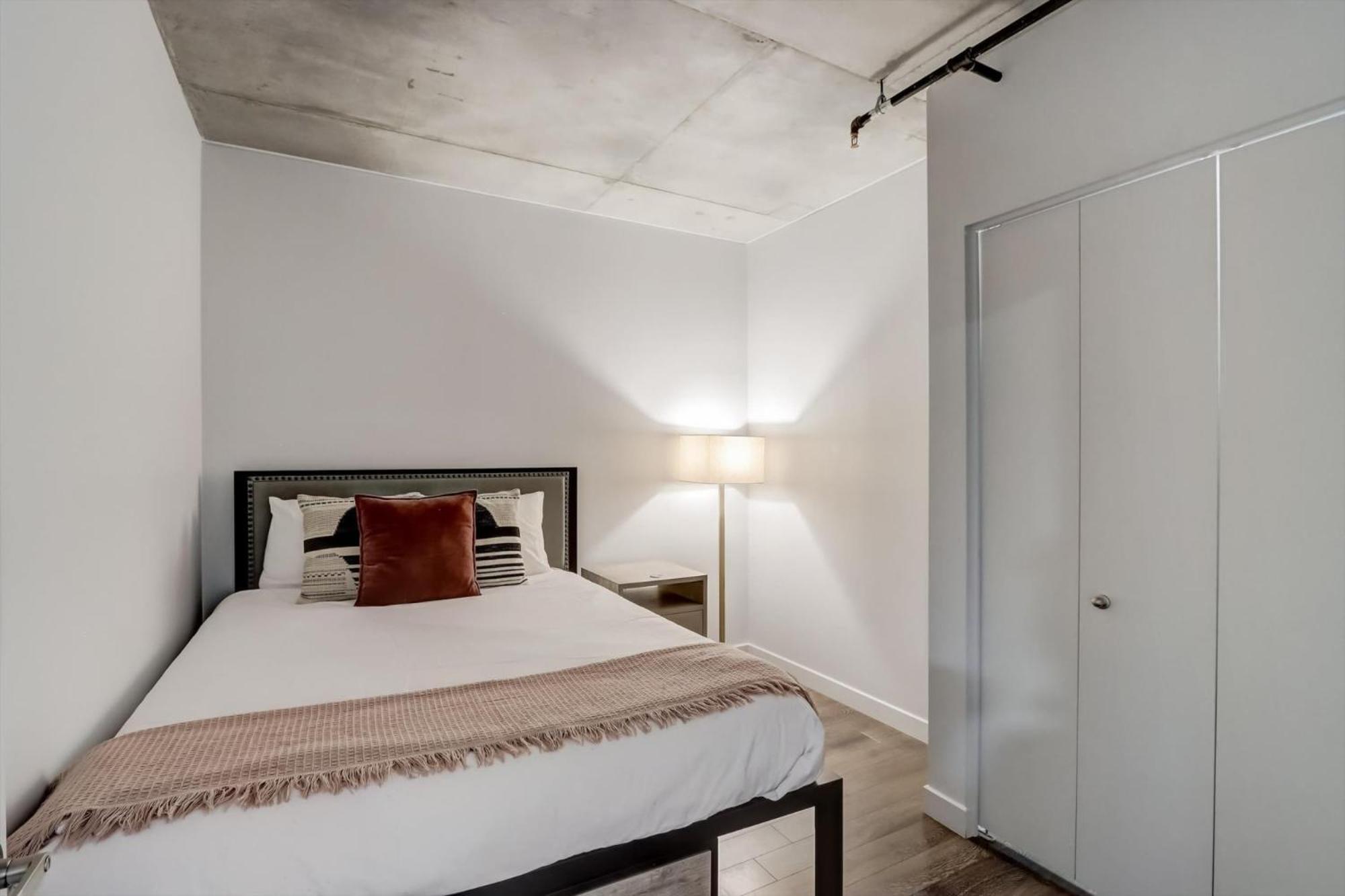 Modern Downtown Apartments At Kenect Phoenix Aparthotel *