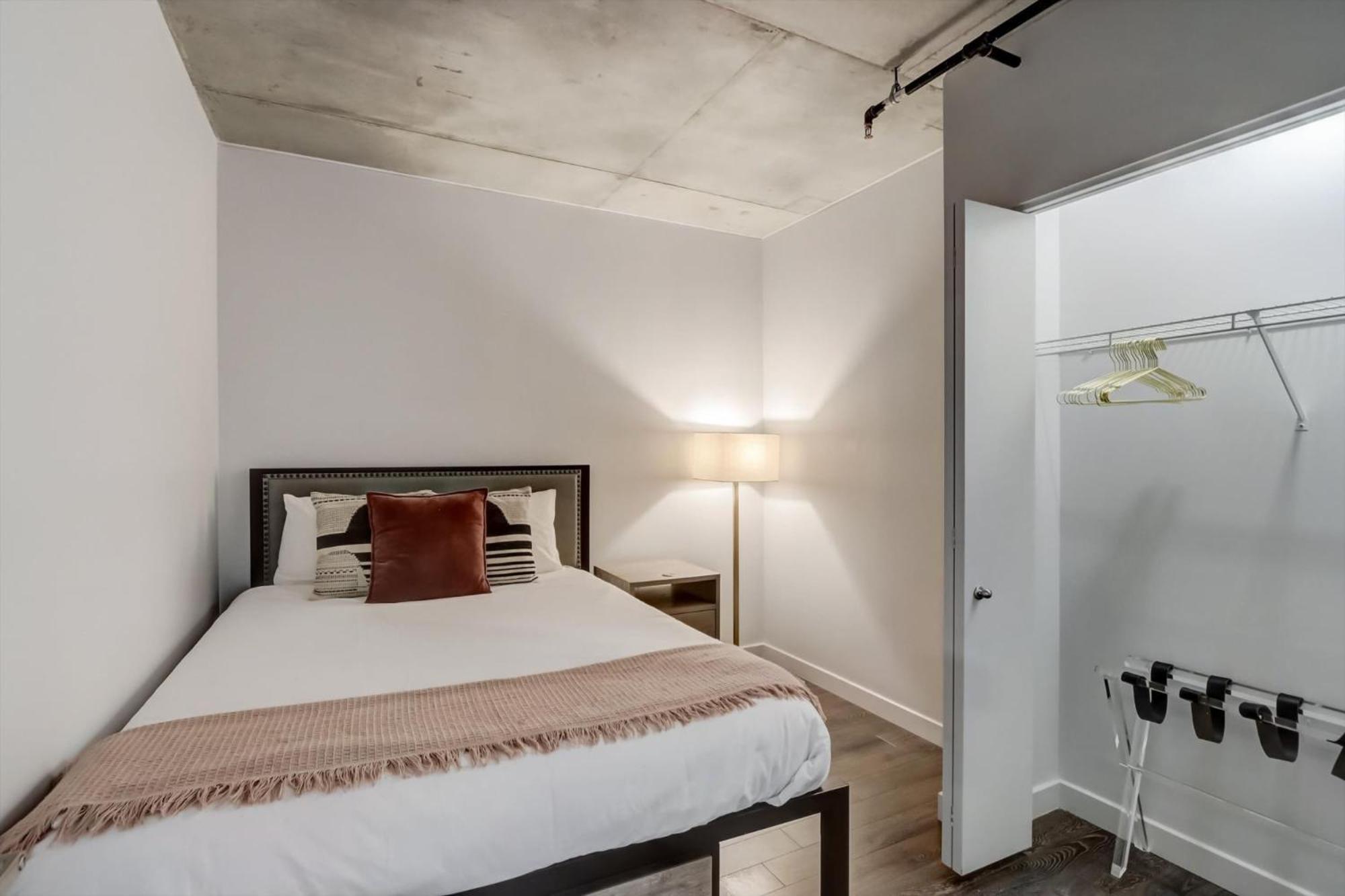 Modern Downtown Apartments At Kenect Phoenix Aparthotel Phoenix