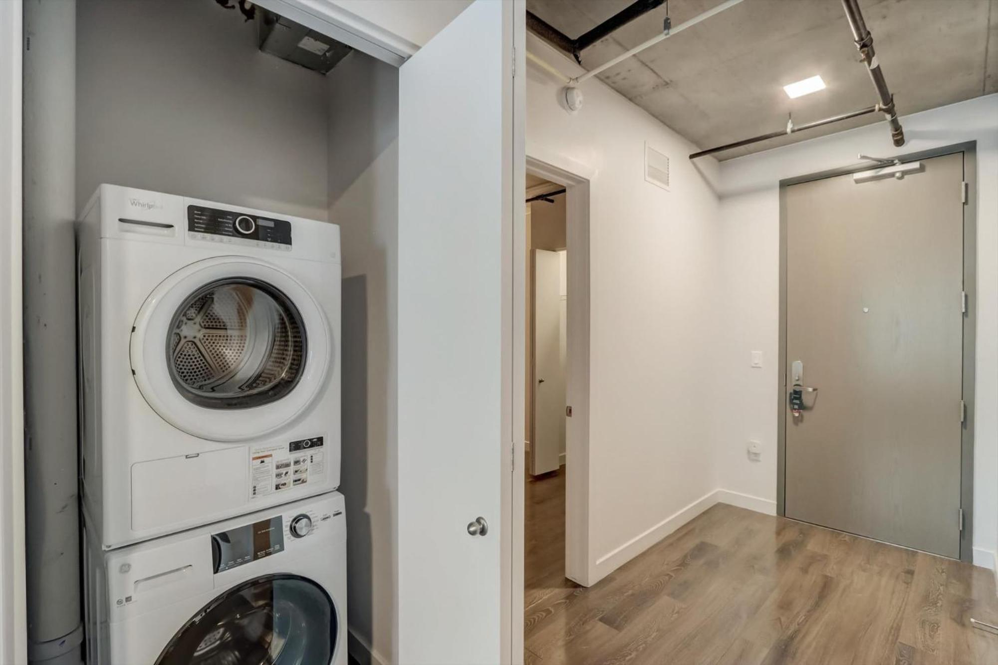 Modern Downtown Apartments At Kenect Phoenix Aparthotel