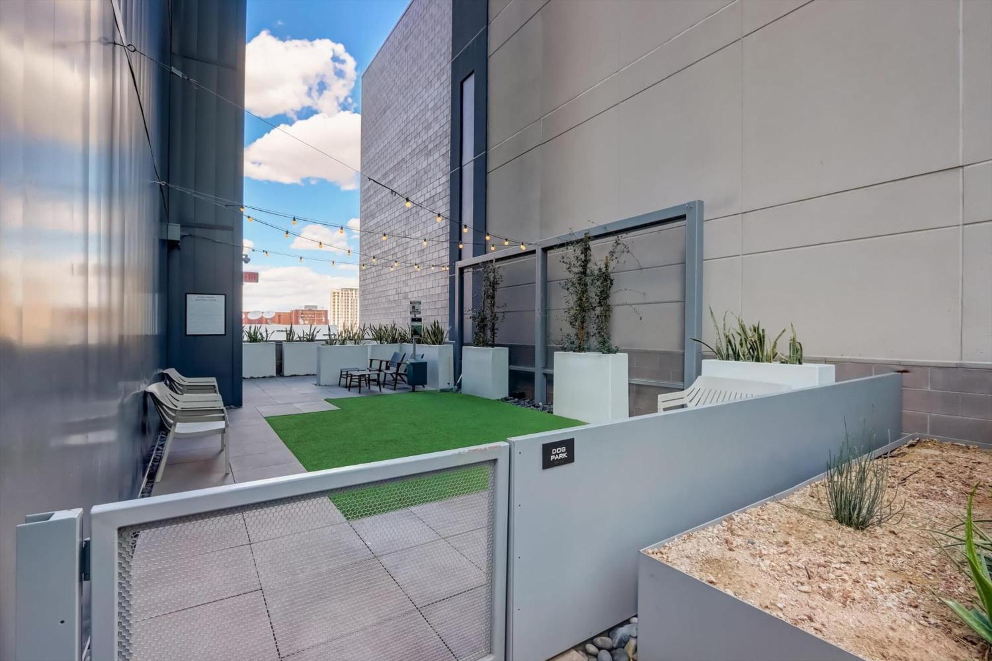 Modern Downtown Apartments At Kenect Phoenix Aparthotel *