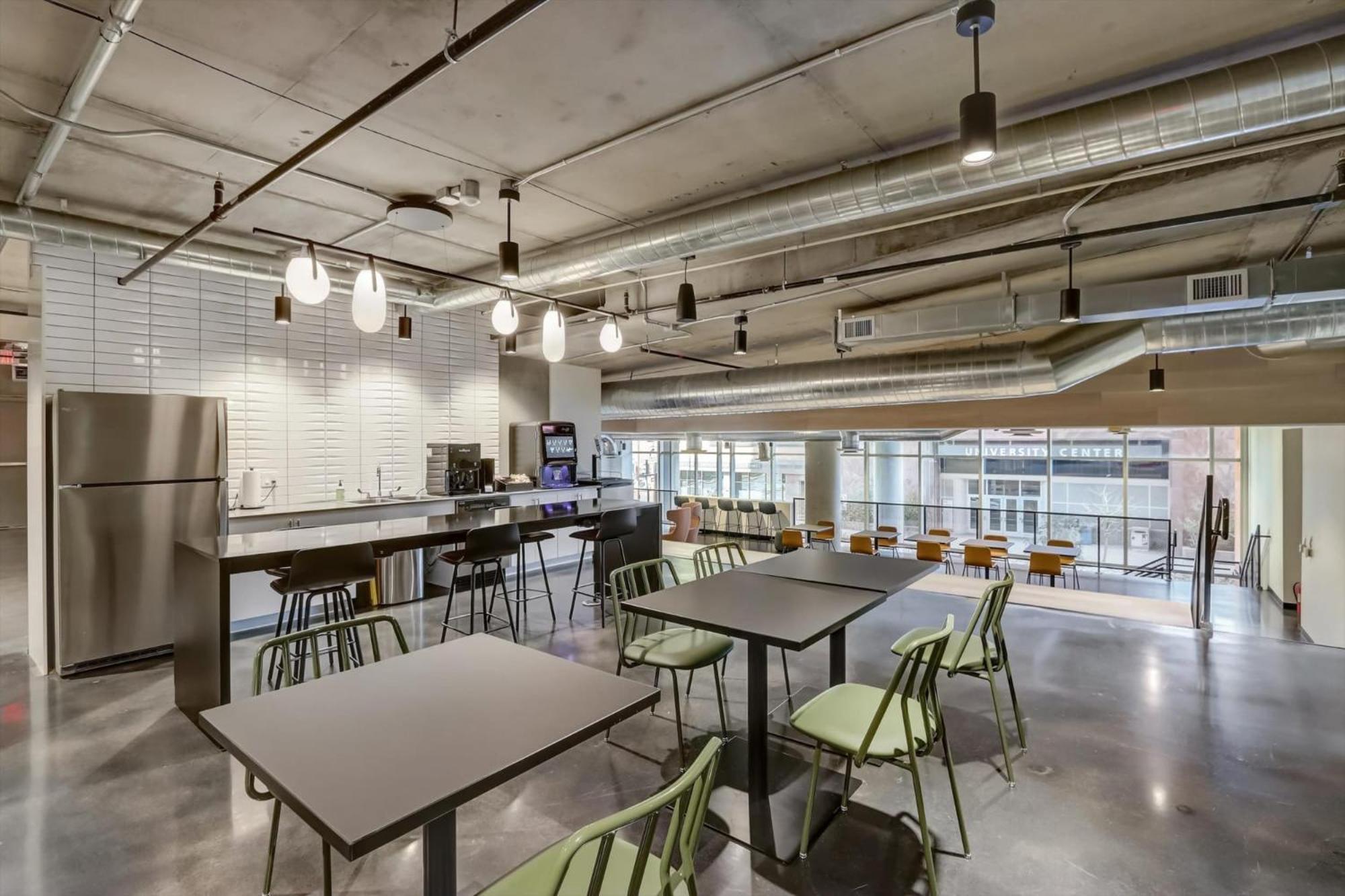 Modern Downtown Apartments At Kenect Phoenix *