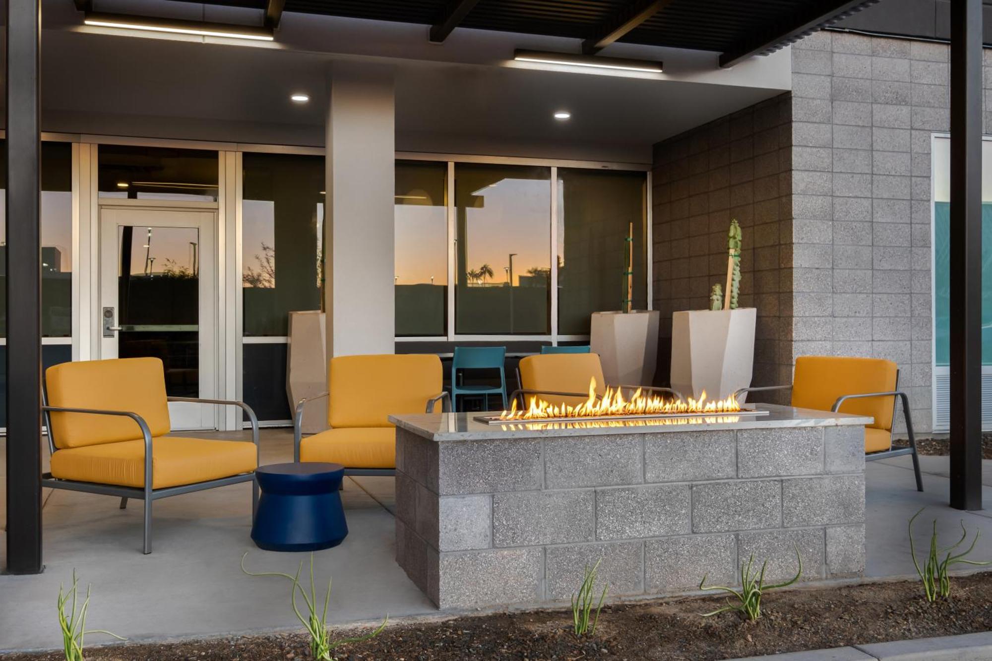 Hotel Home2 By Hilton Midtown 3*
