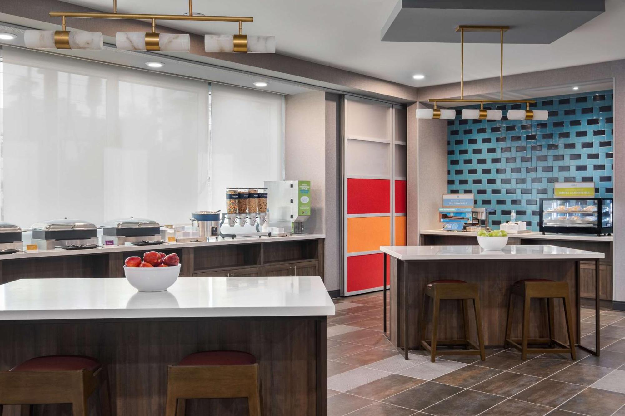 Home2 By Hilton Midtown Hotel 3*
