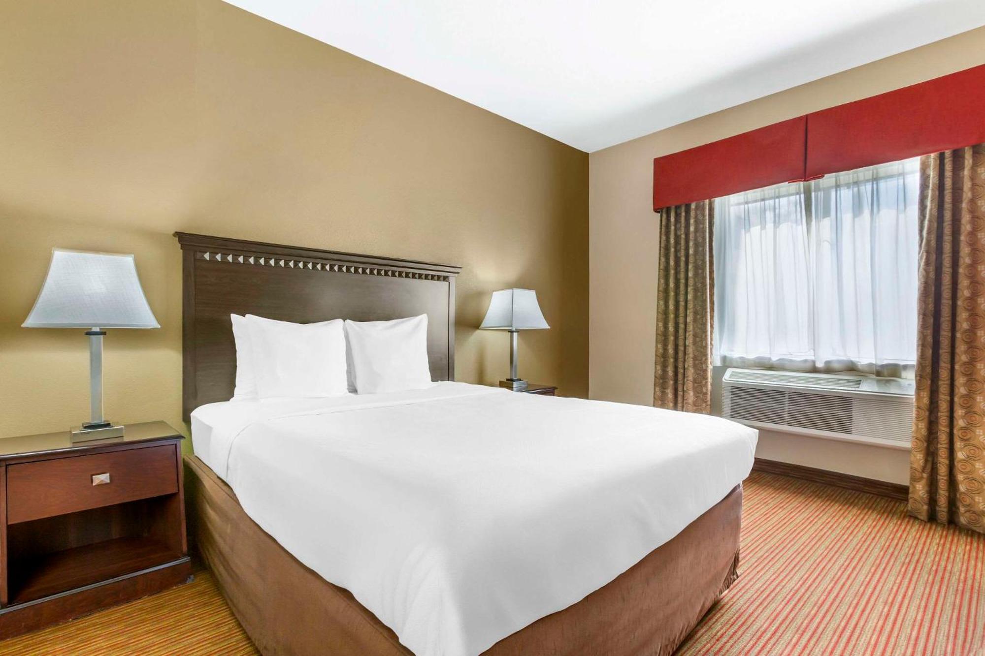 Hotel Comfort West At 27th Ave And I-i0 Phoenix