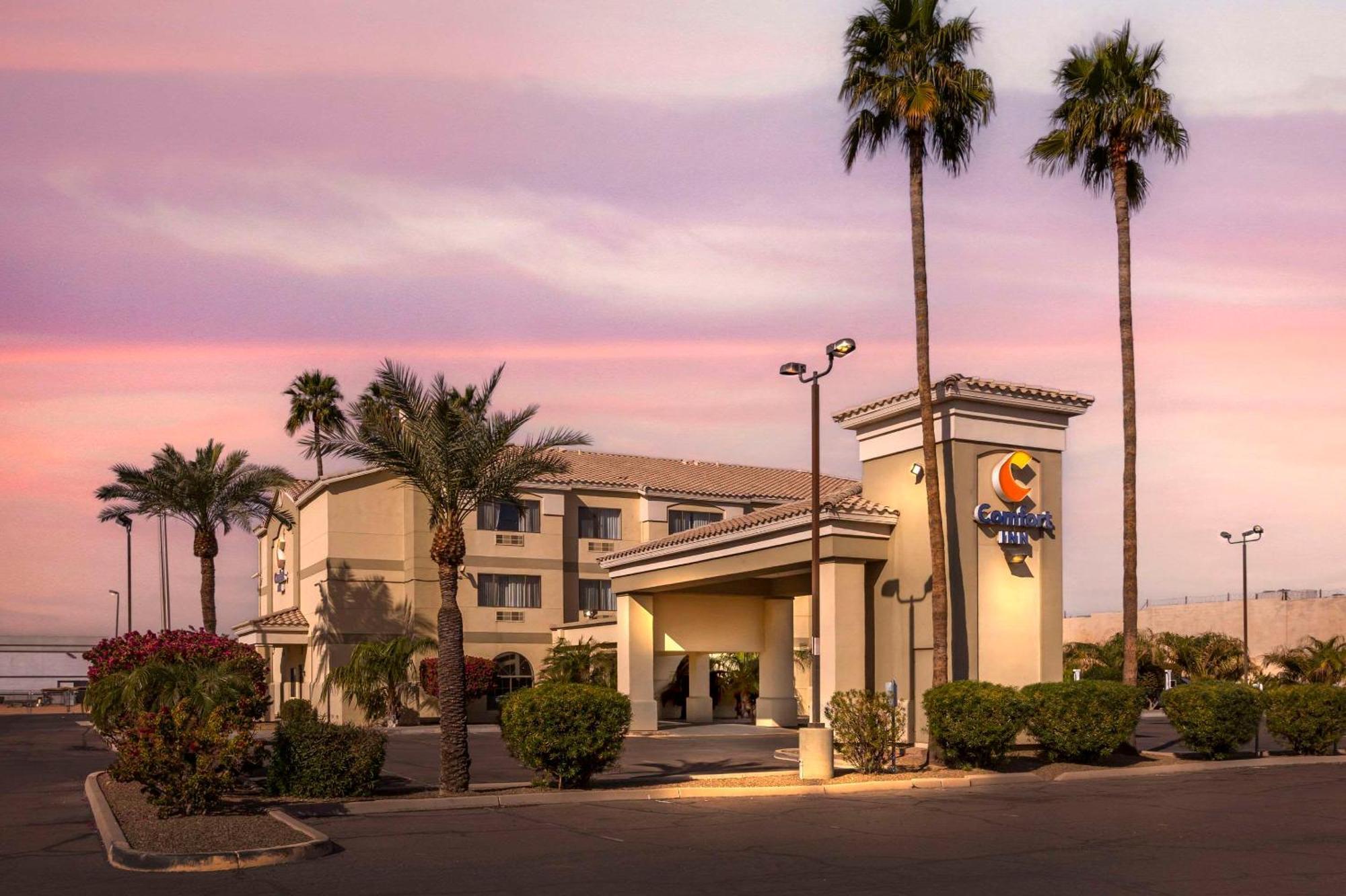 Hotel Comfort West At 27th Ave And I-i0 Phoenix