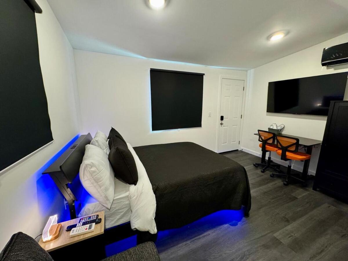 Your Downtown Cozy With Backyard Unit C * Phoenix