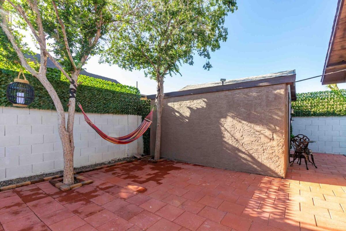 Your Downtown Cozy With Backyard Unit C