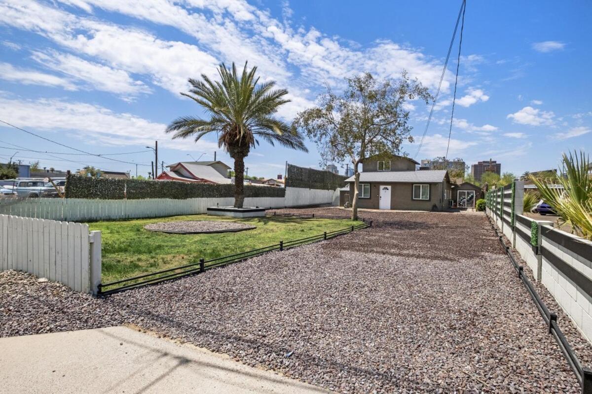 Your Downtown Cozy With Backyard Unit C Apartment *