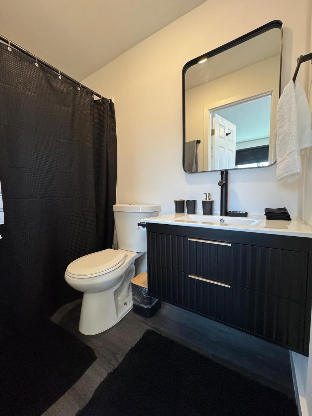 Your Downtown Cozy With Backyard Unit C Phoenix