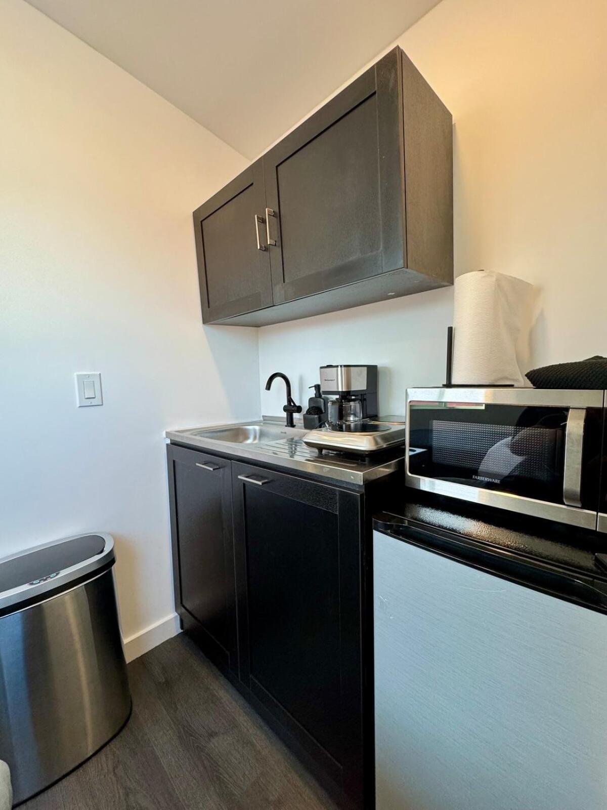 Apartment Your Downtown Cozy With Backyard Unit C