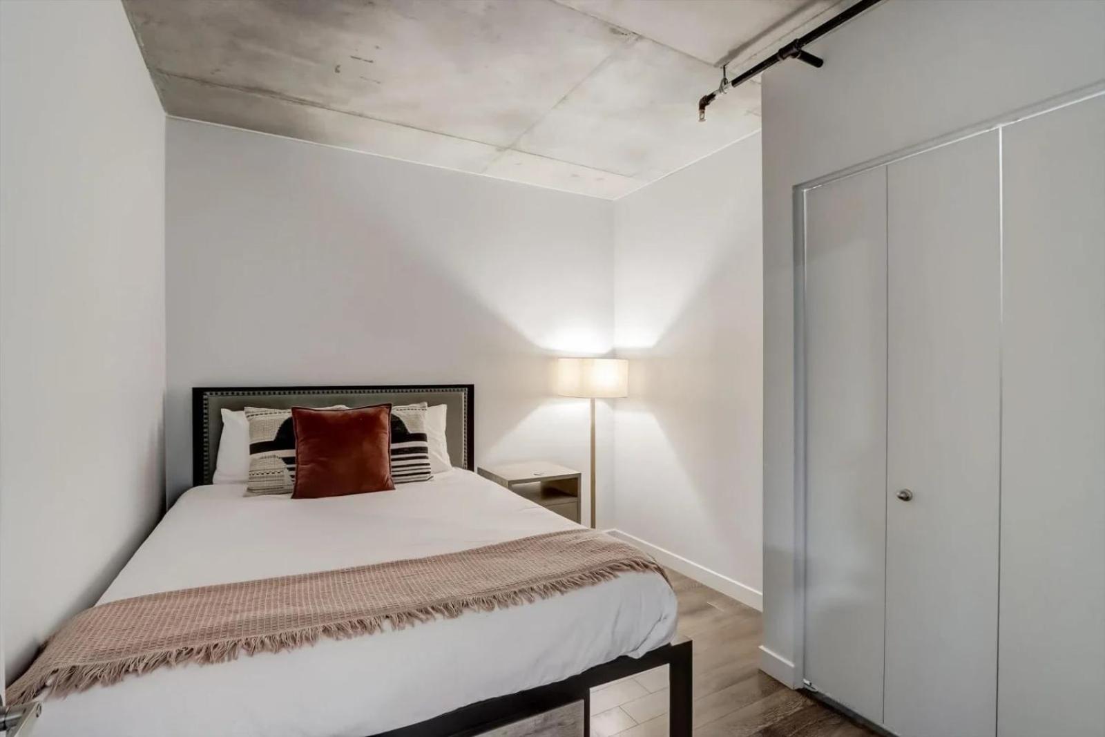Modern Downtown Apartments At Kenect Phoenix Aparthotel *