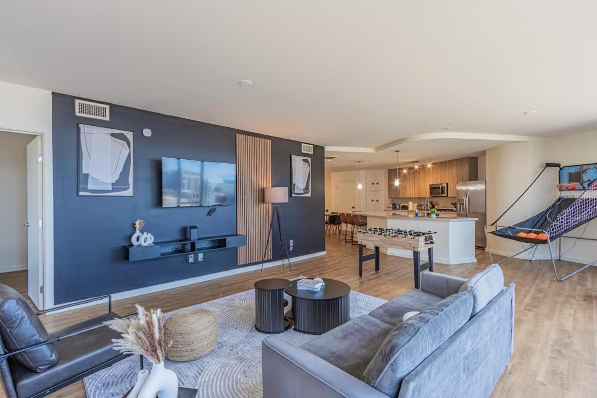 Sky Terrace Dt Highrise, Gym, Pool, Parking, W-d,golf Phoenix