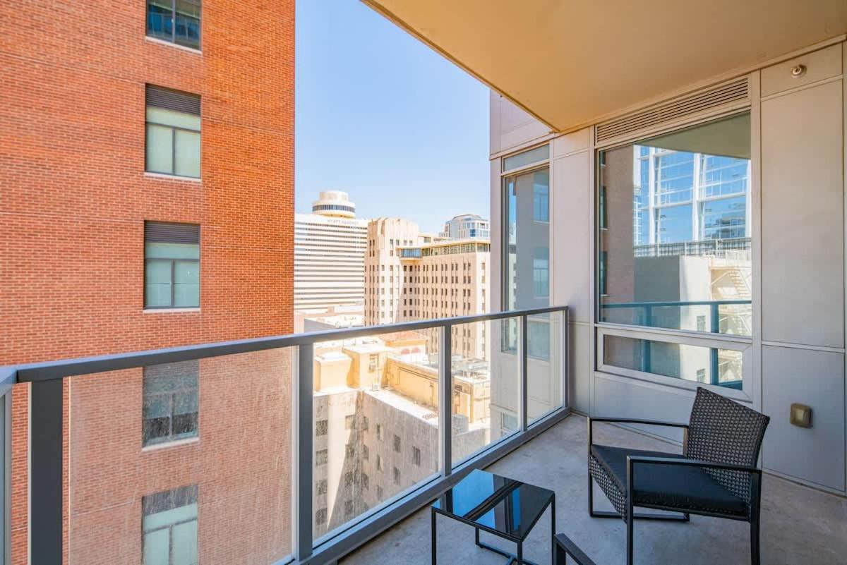 Sky Terrace Dt Highrise, Gym, Pool, Parking, W-d,golf Apartment