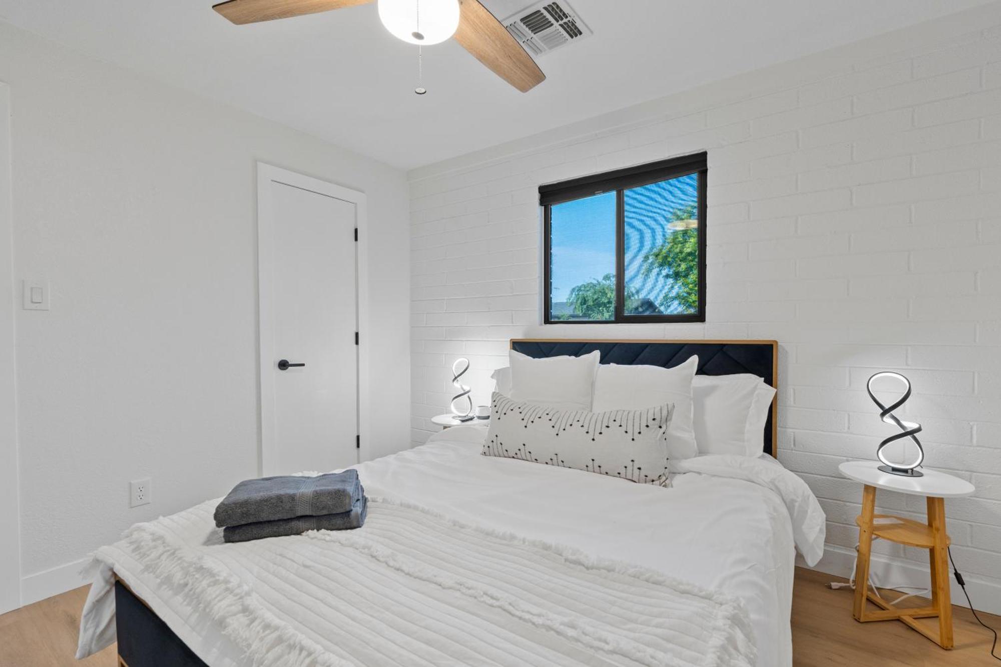 Apartamento Biltmore 2br #2 - Workspace, Free Parking, Laundry, Patio!