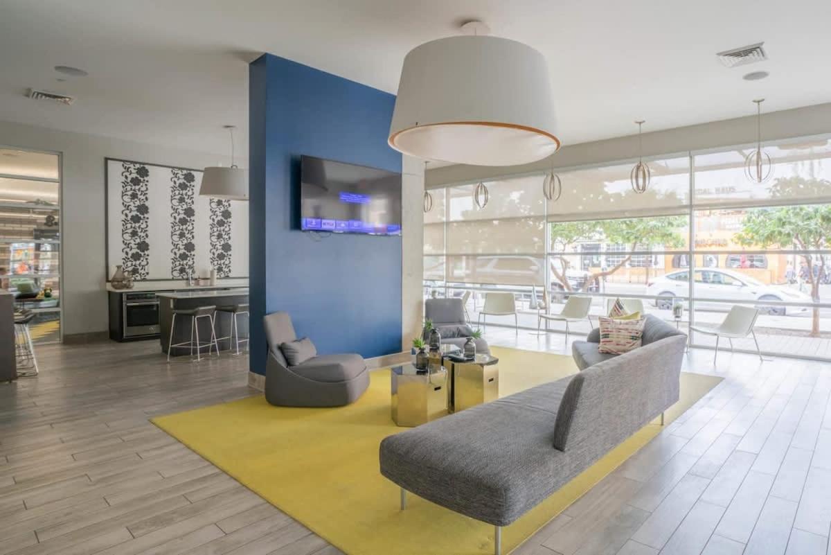 Apartamento Comfy 2bd Dt - Balcony, Gym, W-d, Parking - Sleeps 8