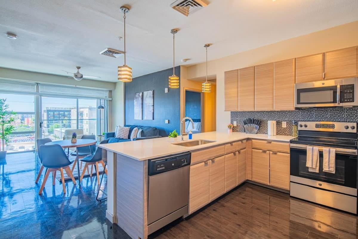 Apartamento Comfy 2bd Dt - Balcony, Gym, W-d, Parking - Sleeps 8