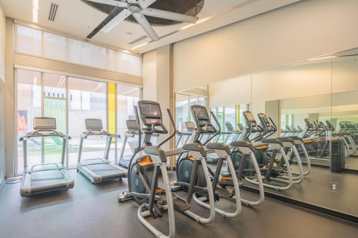 Apartamento Stylish 1bd - Downtown - Gym, Pool, Parking *