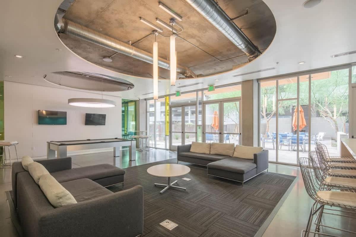 Apartment Alluring 2bd - Dt - Gym, Pool, Parking - Sleeps 8 Phoenix