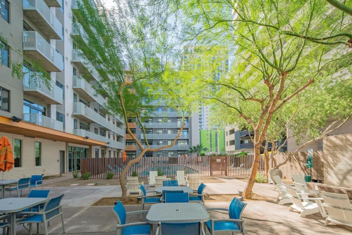 Apartment Alluring 2bd - Dt - Gym, Pool, Parking - Sleeps 8 Phoenix
