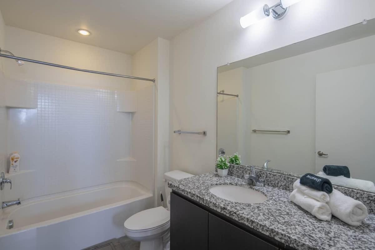 Alluring 2bd - Dt - Gym, Pool, Parking - Sleeps 8 * Phoenix
