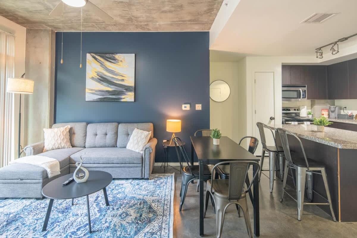 Apartment Modern 2bd - Cdt - Gym, Pool, Parking - Sleep 8 Phoenix