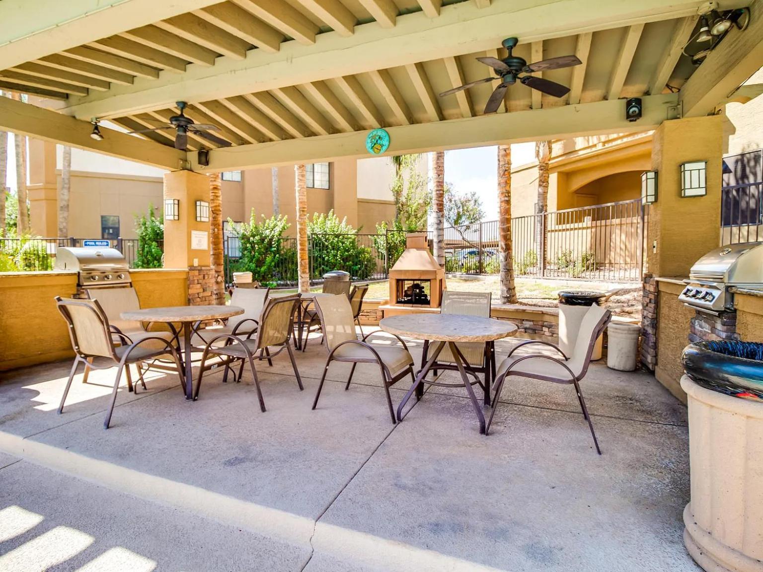 Desert Dreams 2br With Pool And Chill Vibes