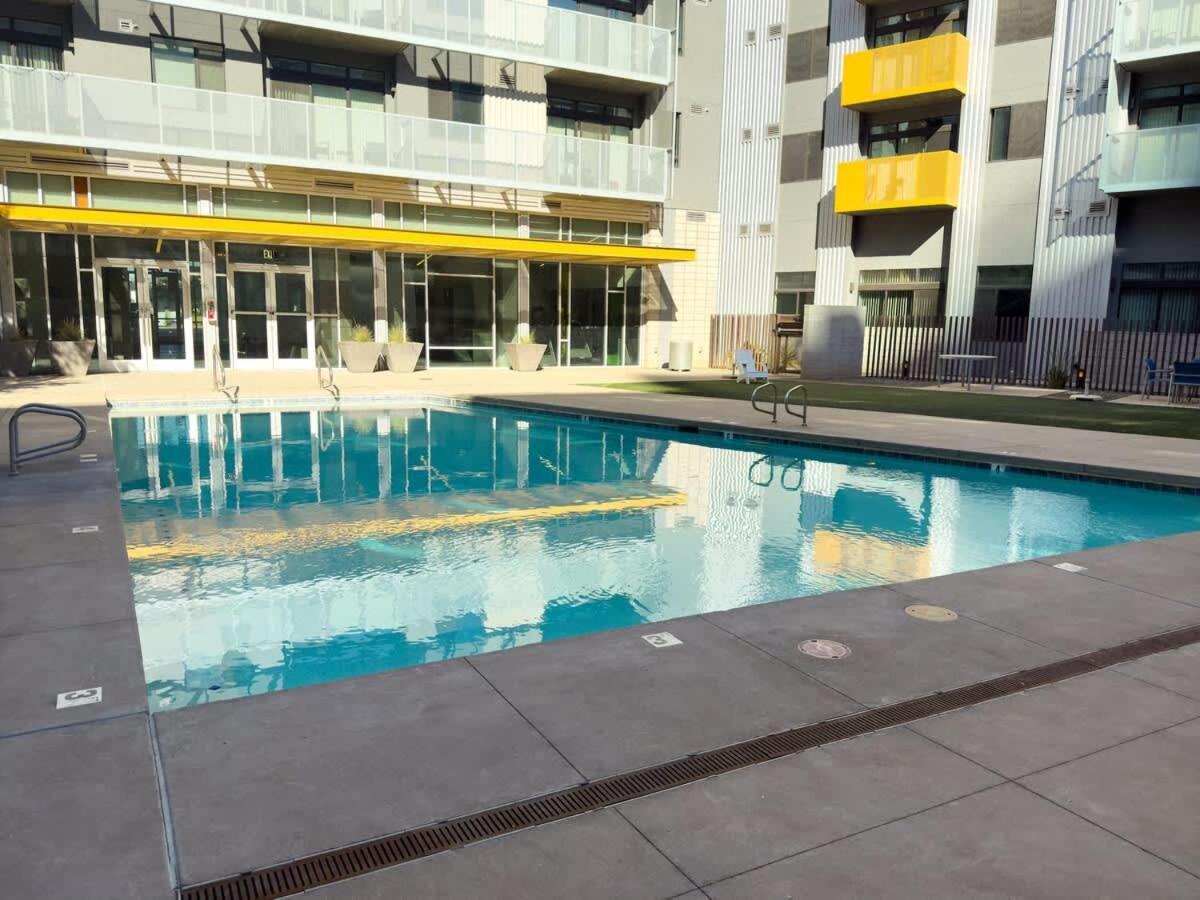 Apartment Centric 2br In Heart Of Dtphx Free Garage Parking *