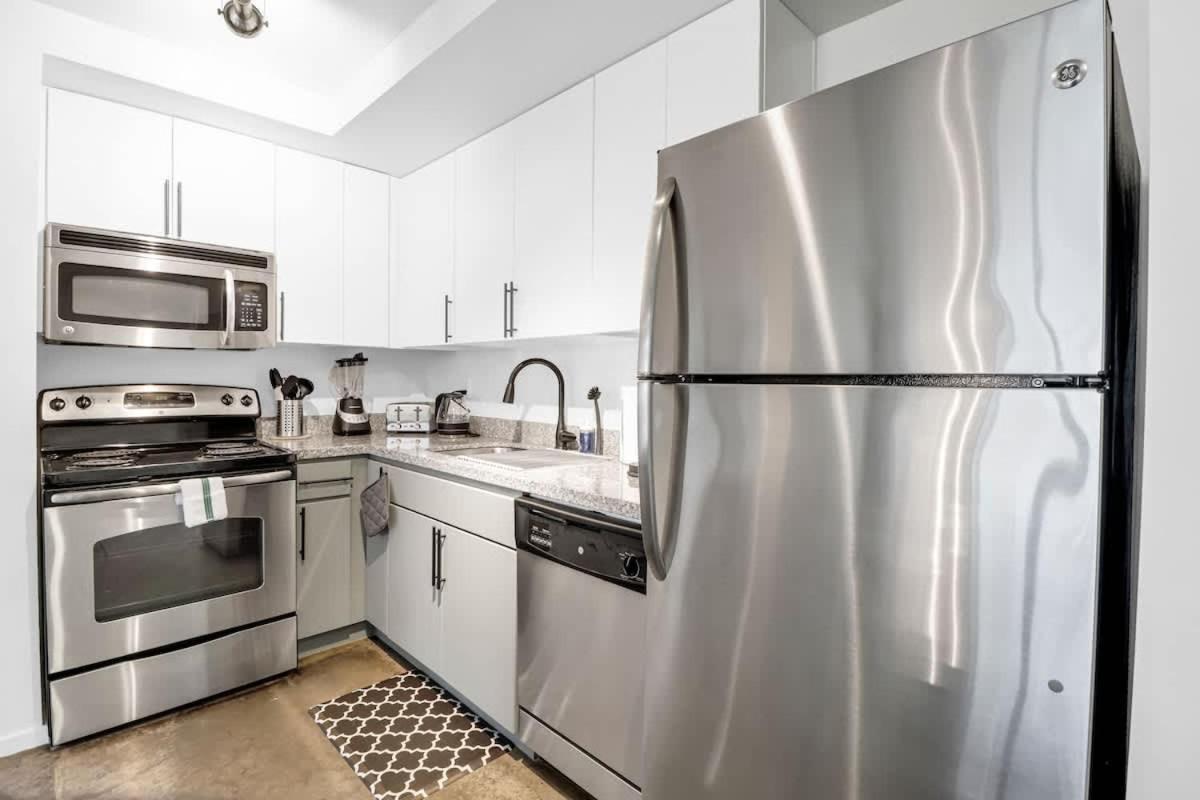 Centric 2br In Heart Of Dtphx Free Garage Parking *
