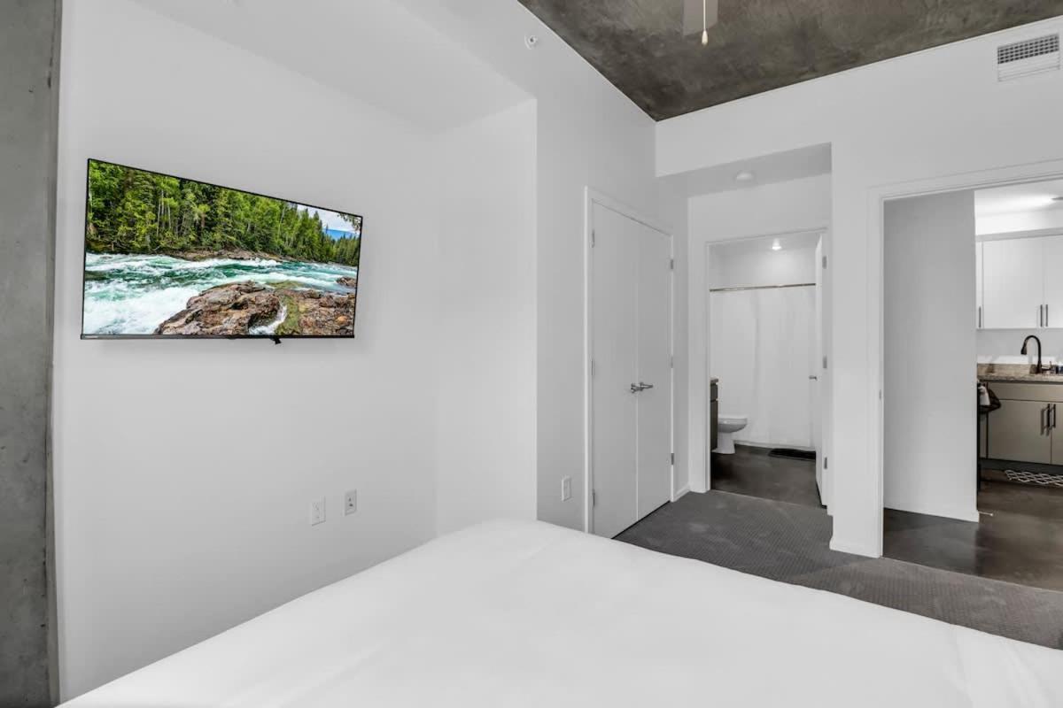 Centric 2br In Heart Of Dtphx Free Garage Parking Phoenix