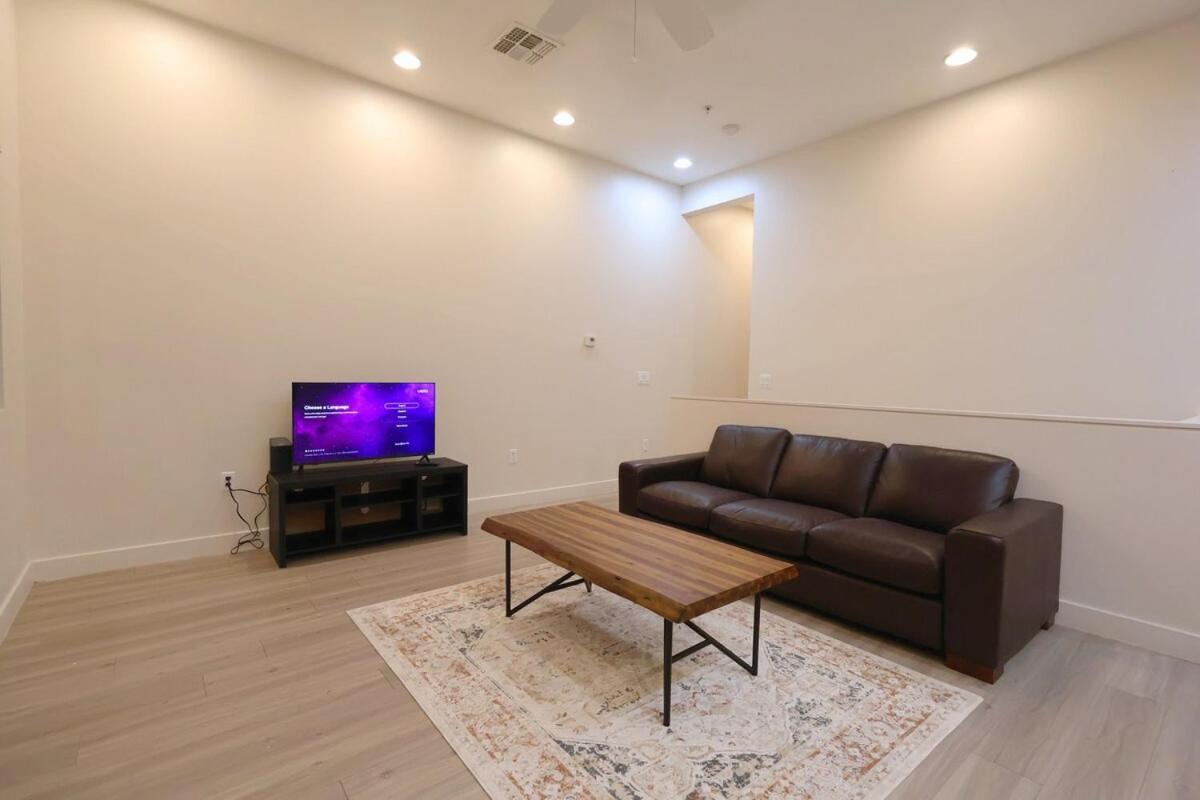 To And Scottsdale Spacious 3br Escape In Phoenix!