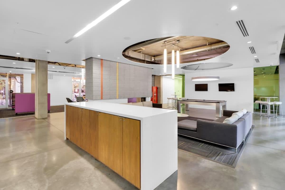 Centric 2br In Heart Of Dtphx Free Parking & Pool
