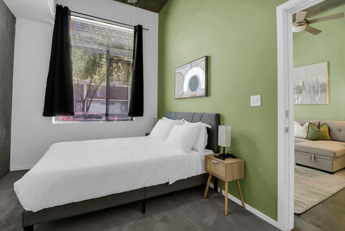 Centric 2br In Heart Of Dtphx Free Parking & Pool