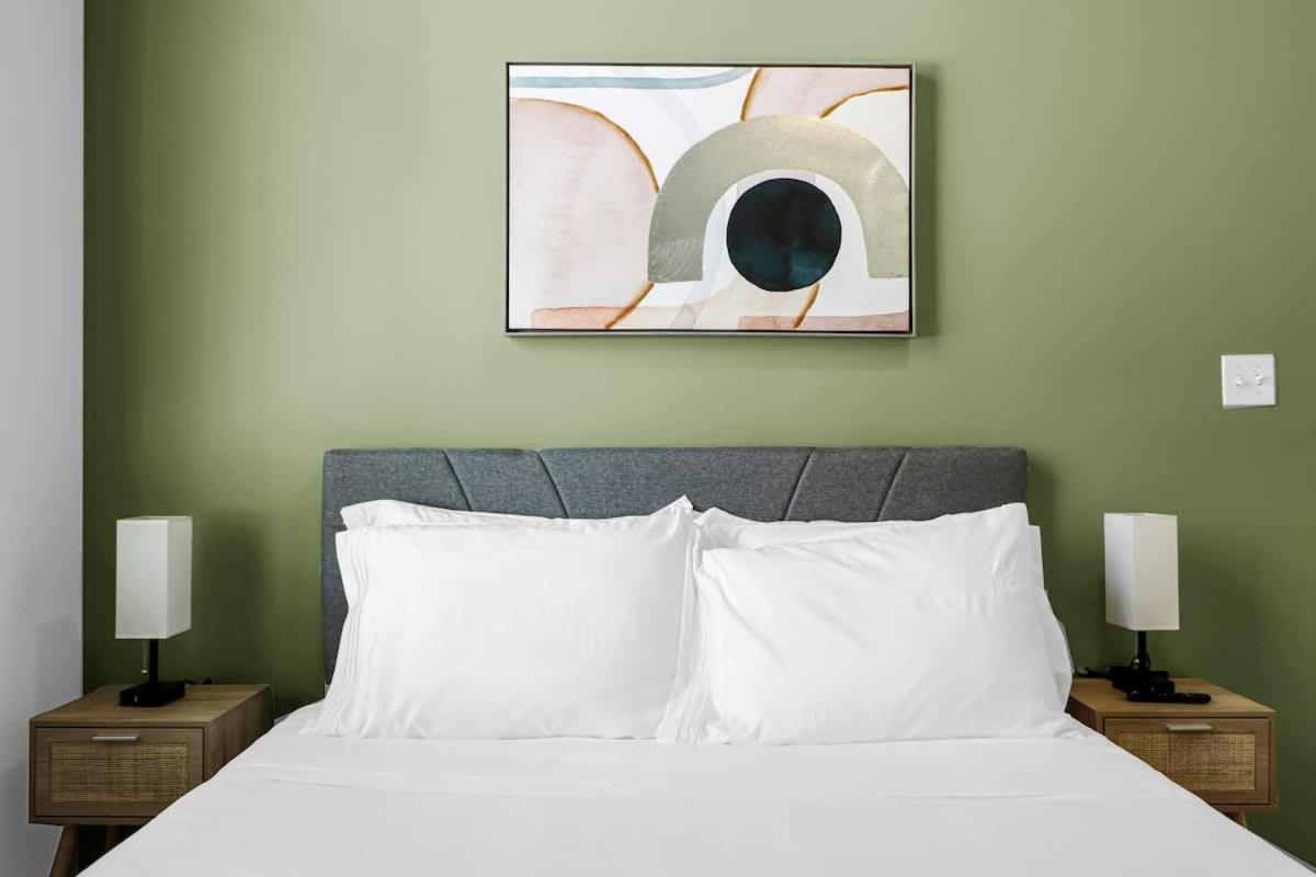 Apartment Centric 2br In Heart Of Dtphx Free Parking & Pool *