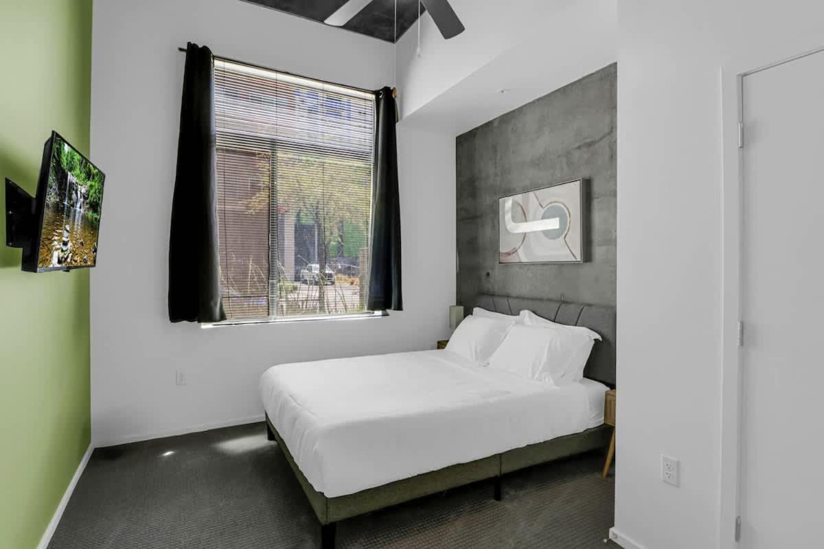 Apartment Centric 2br In Heart Of Dtphx Free Parking & Pool Phoenix