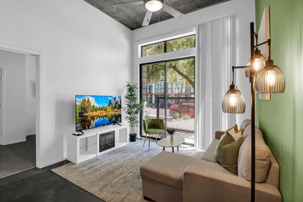 Centric 2br In Heart Of Dtphx Free Parking & Pool Apartment Phoenix
