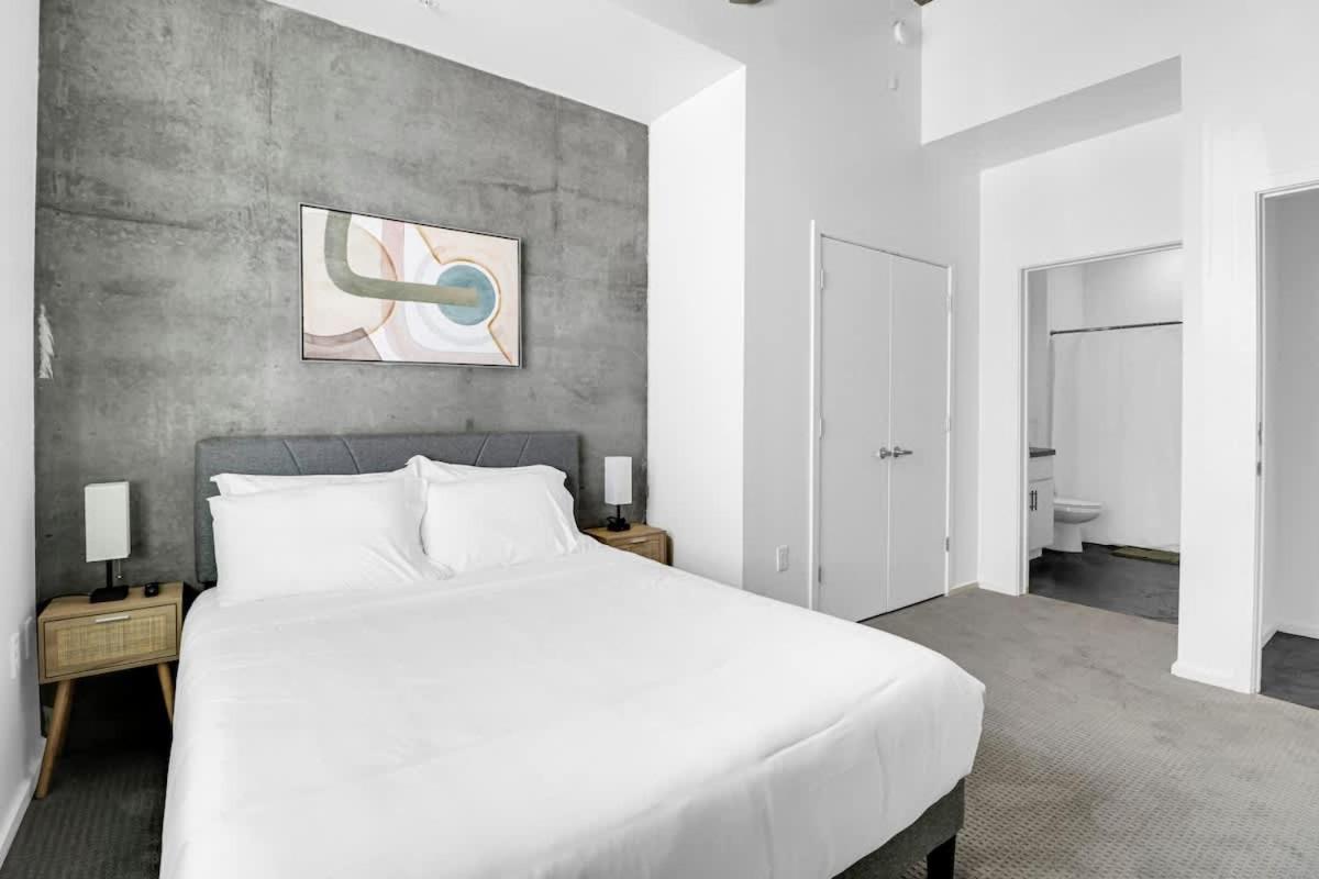Centric 2br In Heart Of Dtphx Free Parking & Pool *