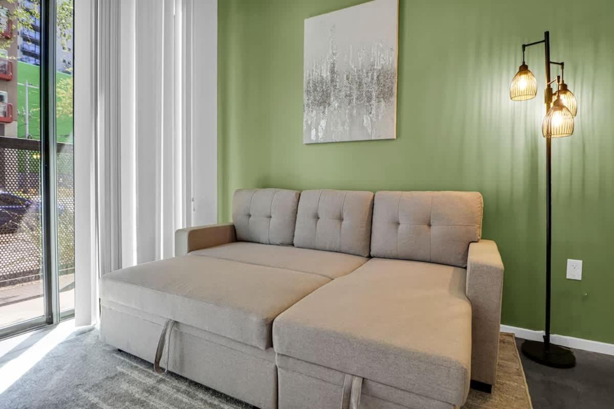Apartment Centric 2br In Heart Of Dtphx Free Parking & Pool