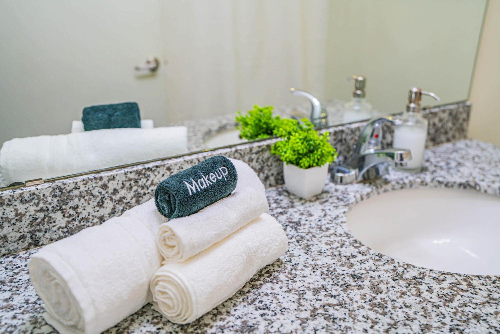 Apartment Striking 2bd - Cdt- Gym, Pool, Parking - Sleep8 Phoenix