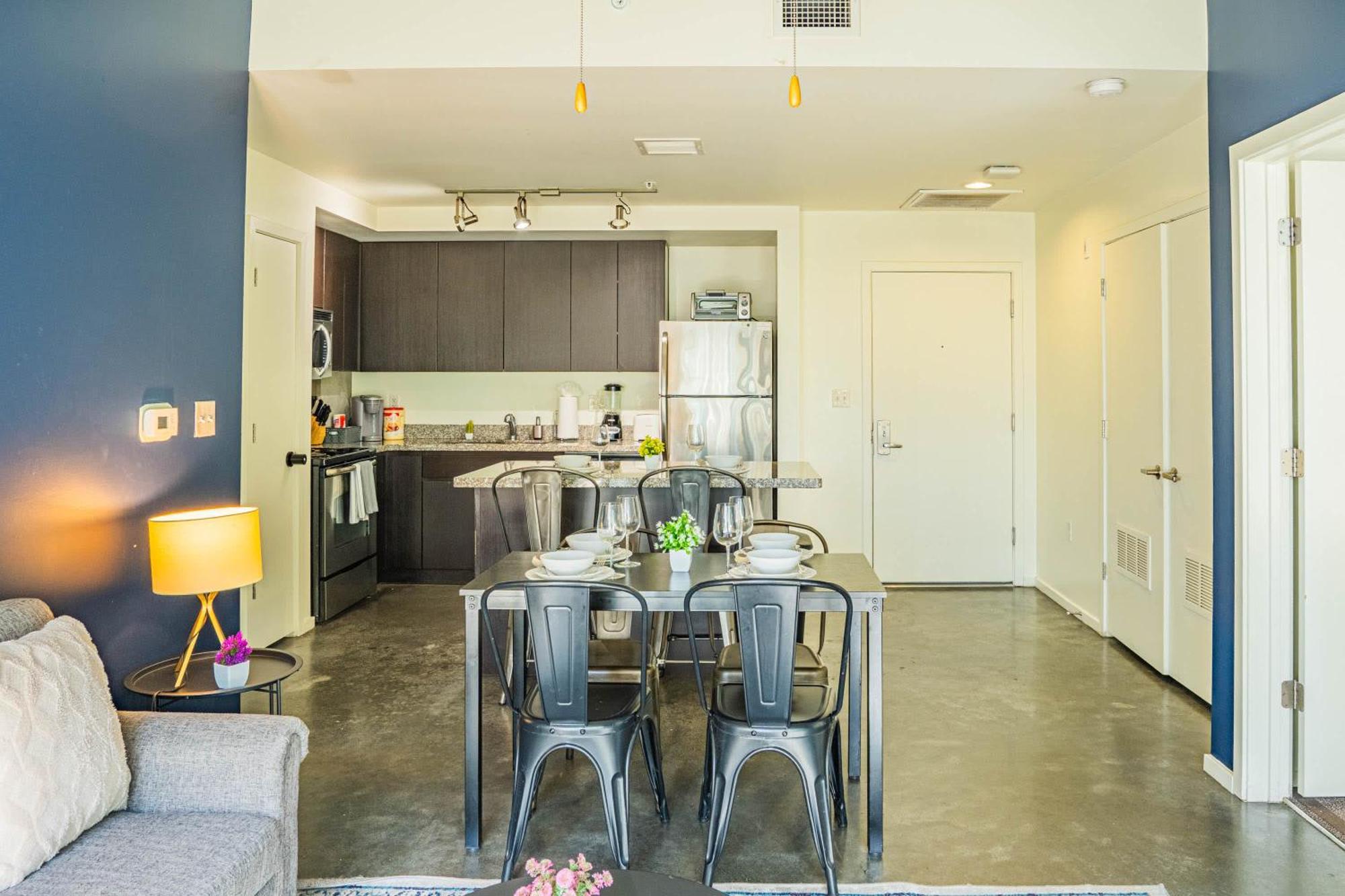 Apartment Modern 2bd - Cdt - Gym, Pool, Parking - Sleep 8