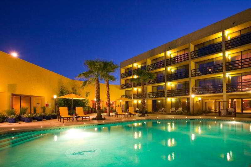 Four Points By Sheraton North Hotel