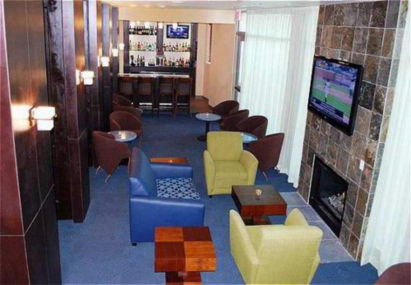 Holiday & Airport By Ihg Phoenix