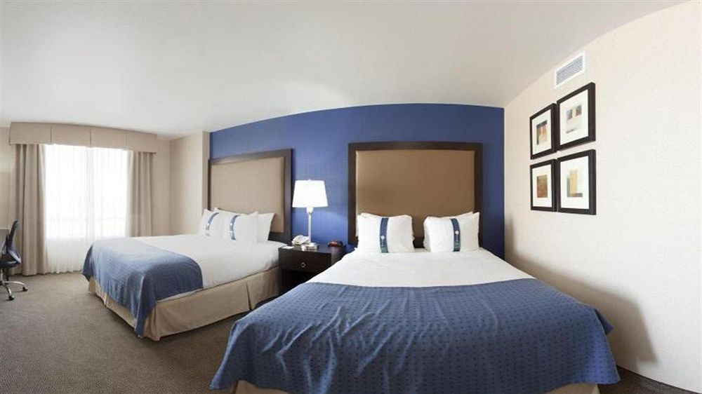 Holiday & Airport By Ihg Hotel 3*
