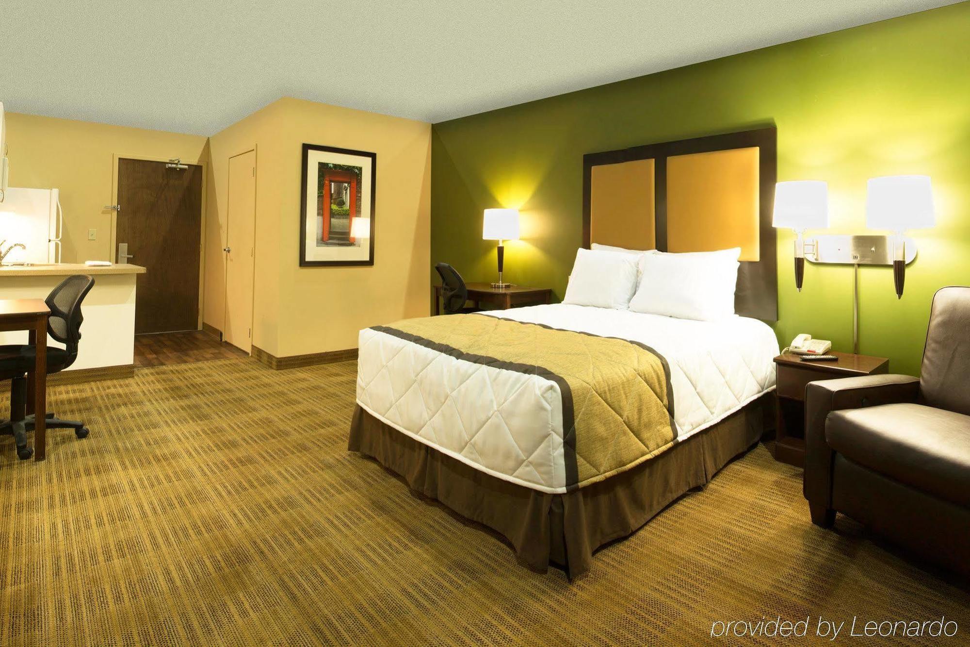 Extended America - - Chandler - E Chandler Blvd 2*