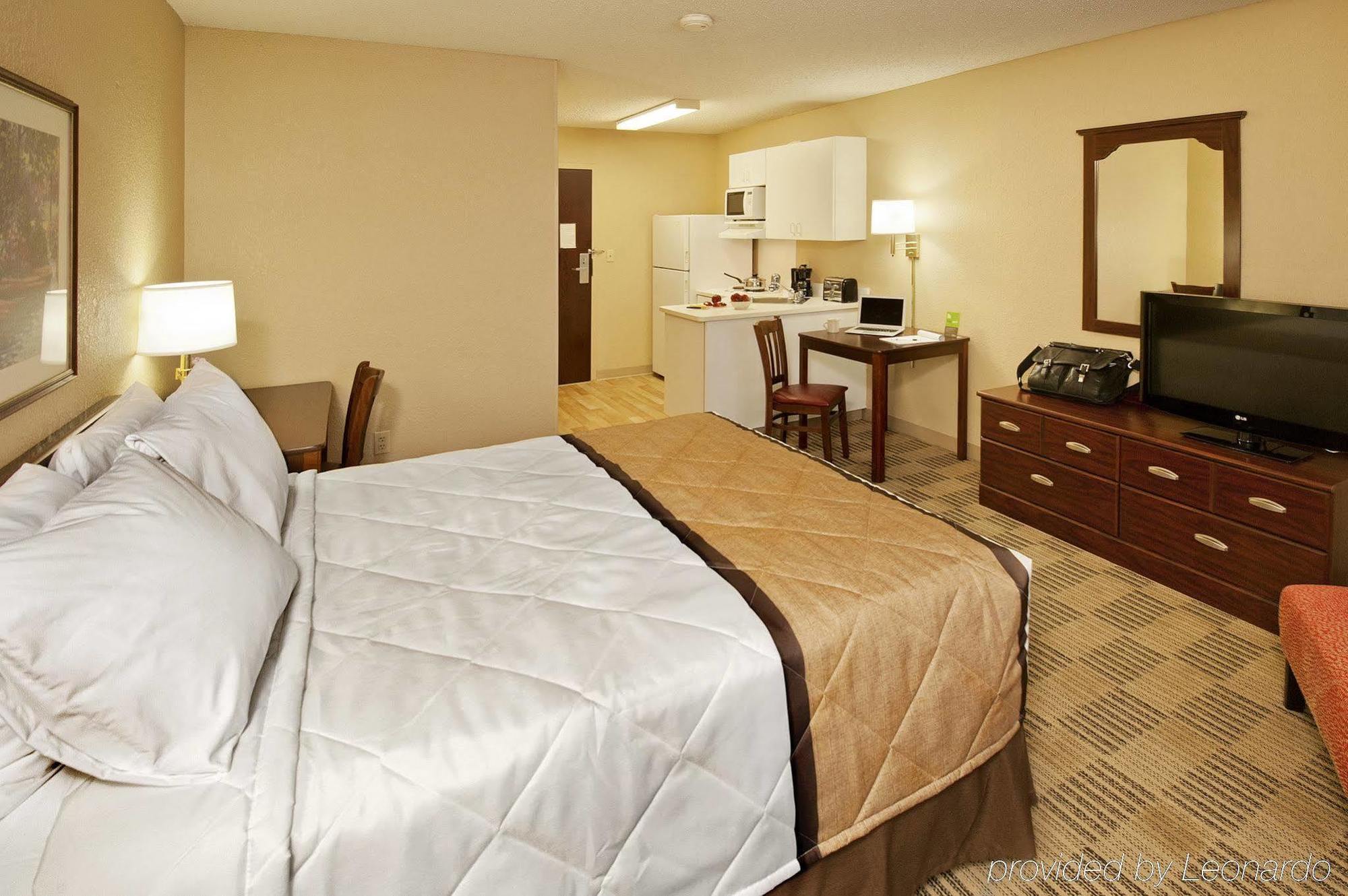 Hotel Extended America Select - - Airport - E Oak St 2*