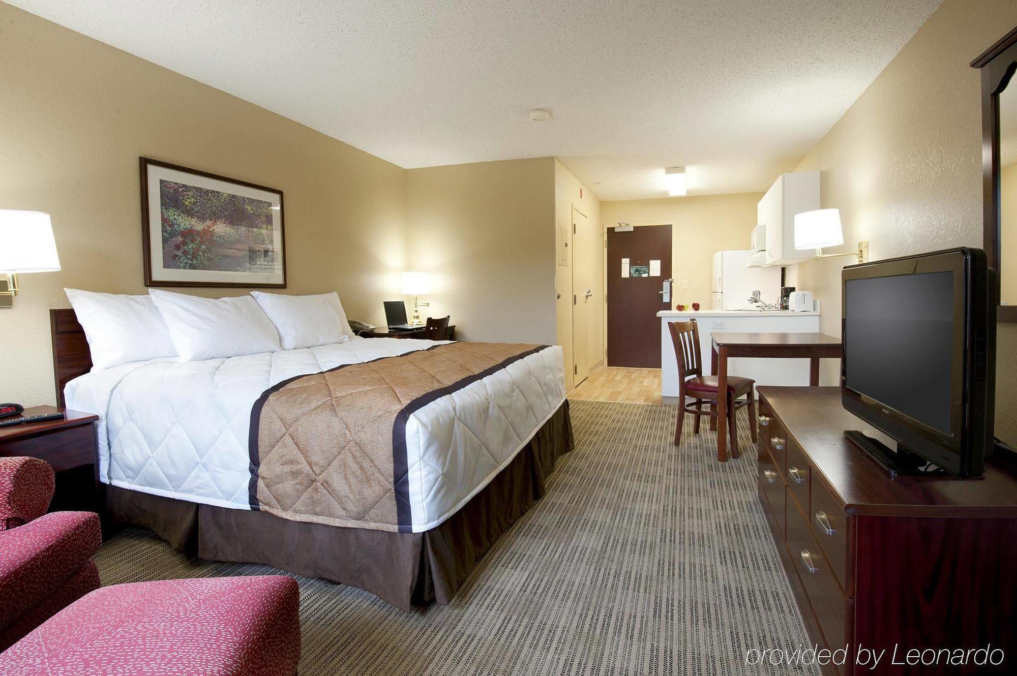 Hotel Extended America Select - - Airport - E Oak St 2*
