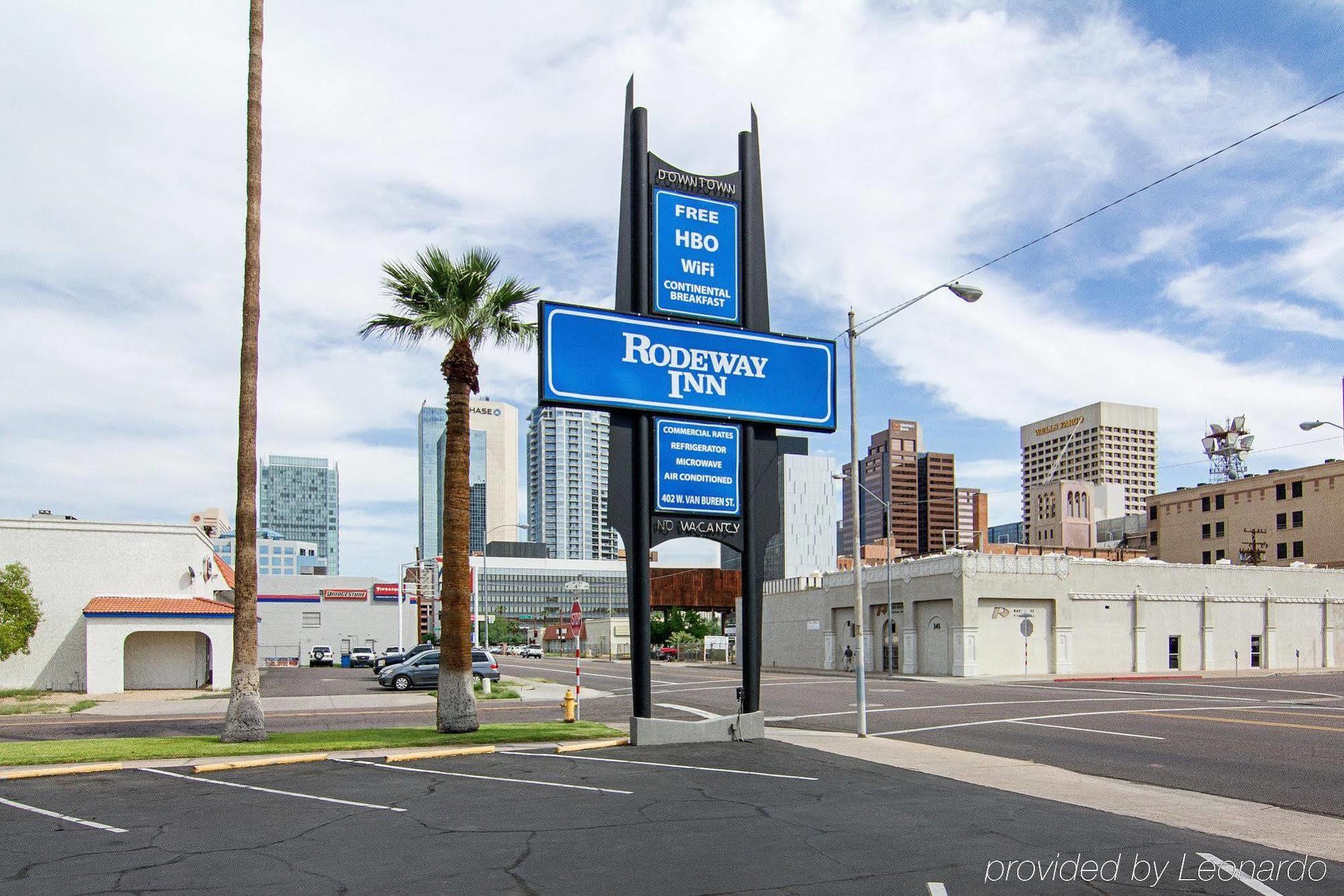 Central Phoenix Hotel 2*