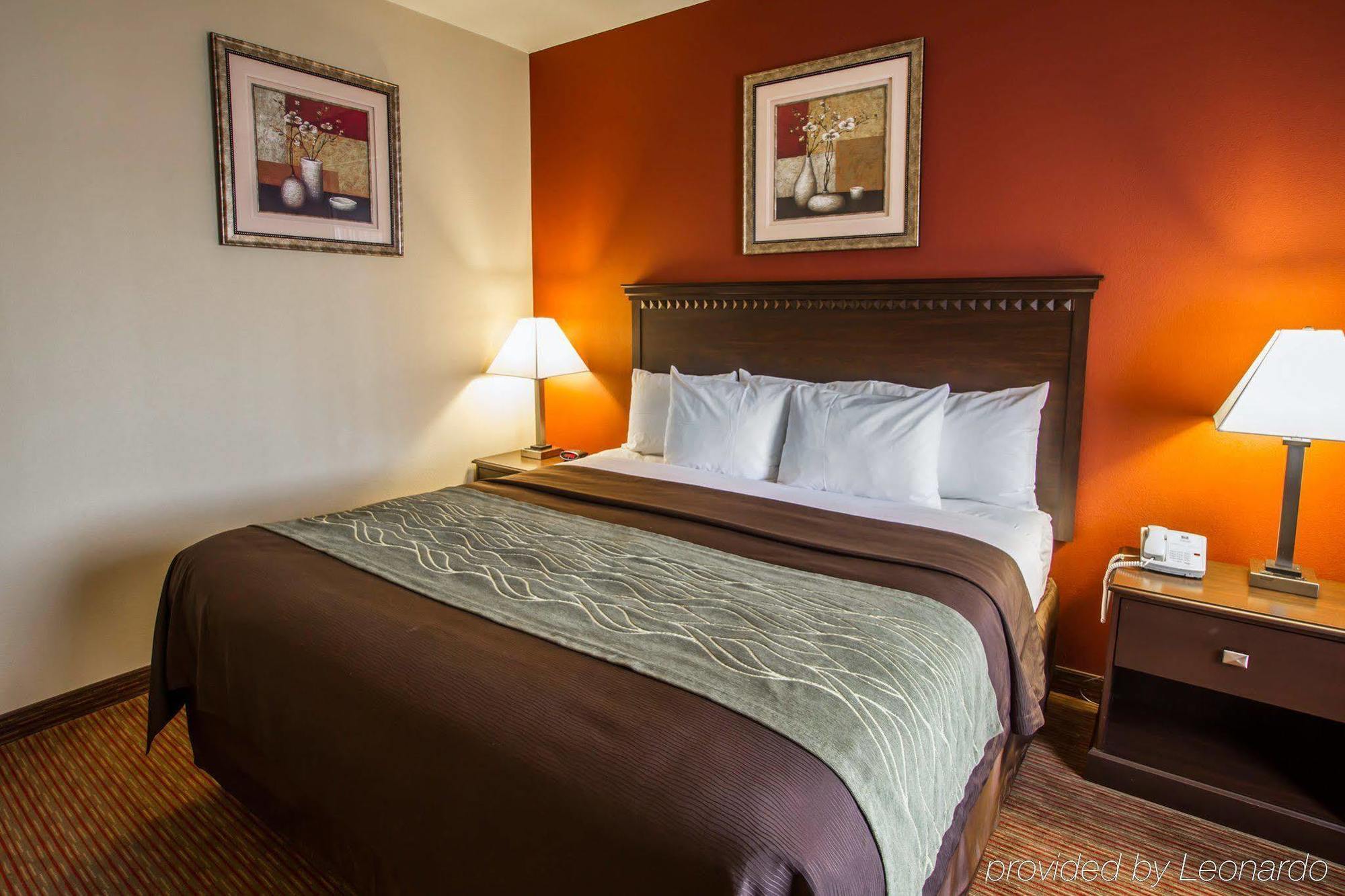 Comfort West At 27th Ave And I-i0 Hotel