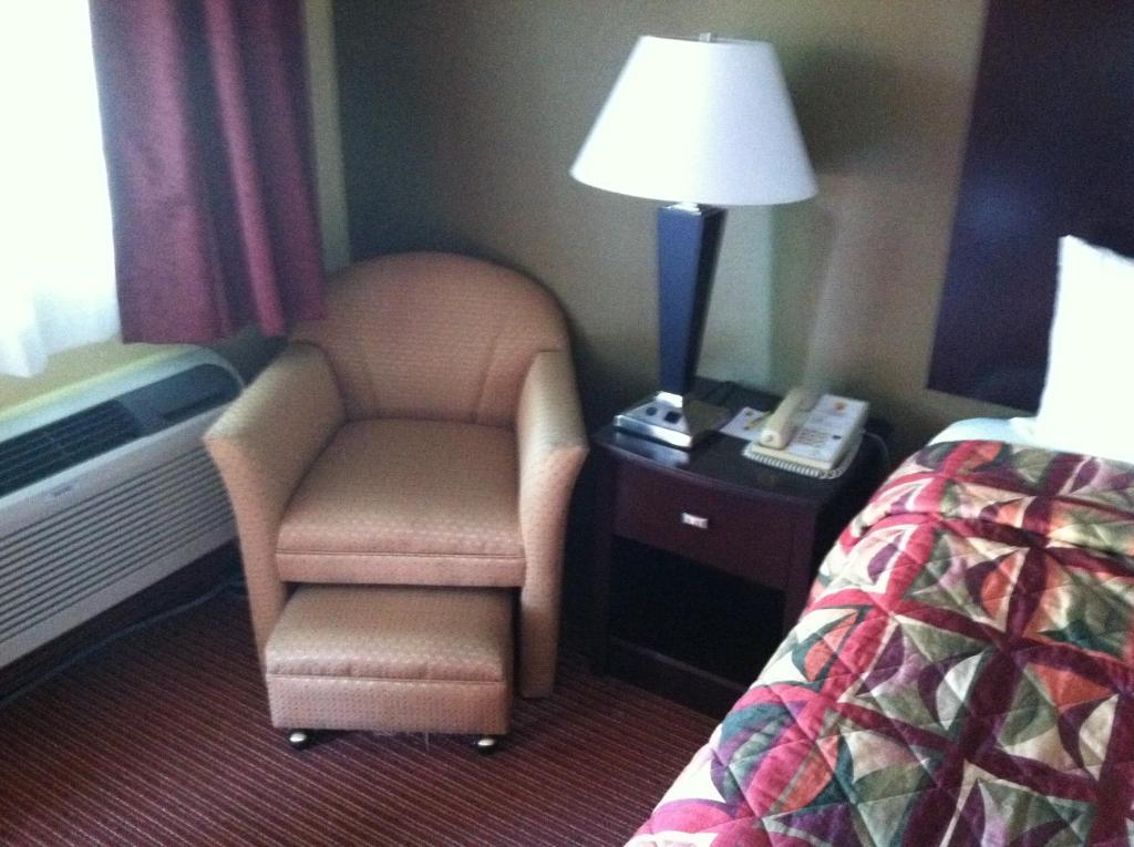Hotel Super 8 By Wyndham Downtown