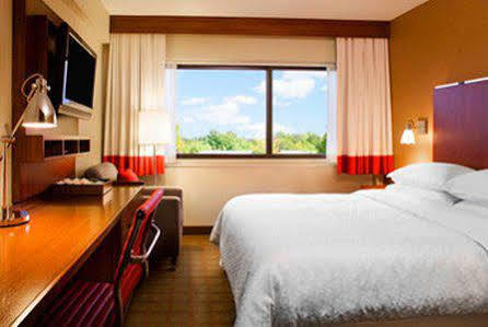 Hotel Four Points By Sheraton South Mountain 4*